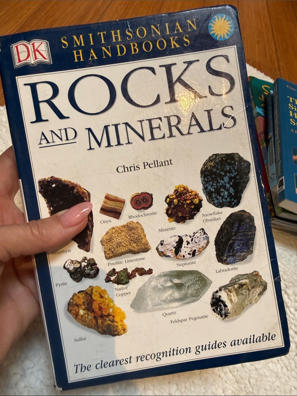 Smithsonian Handbooks: Rocks and Minerals — White and Blue Cover